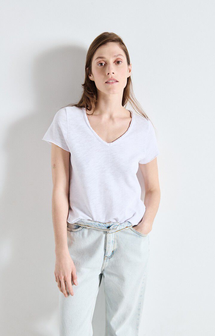 Relaxed Fit Jeans with Classic White T-Shirt Relaxed Fit Jeans with Classic White T-Shirt — Classic Americana Outfits 2027