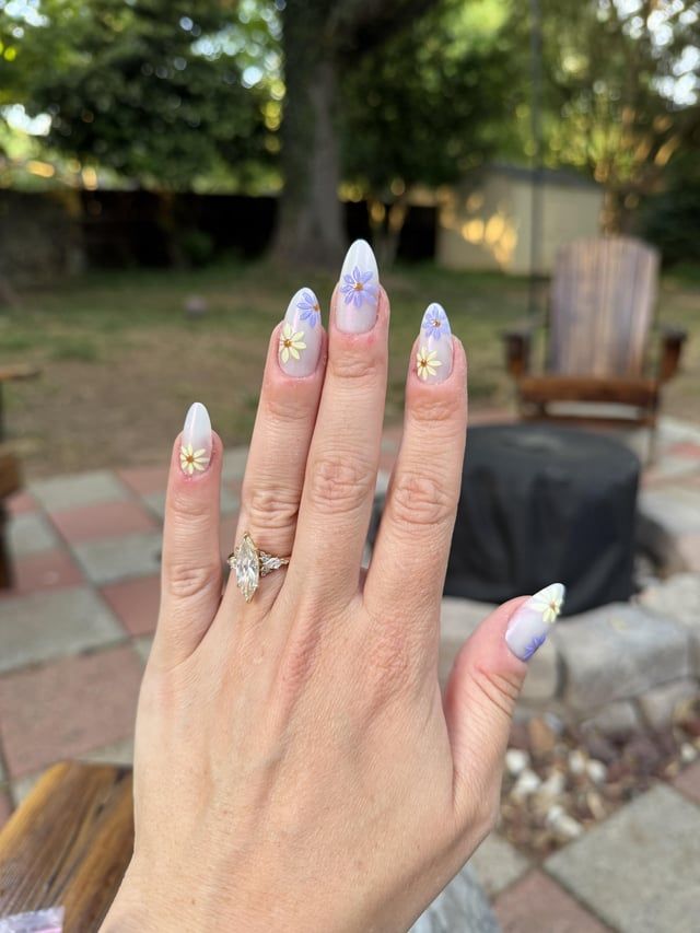 Floral Motifs On Accent Nails Visual Idea Floral Motifs On Accent Nails Visual Idea — Retail Nails 2027