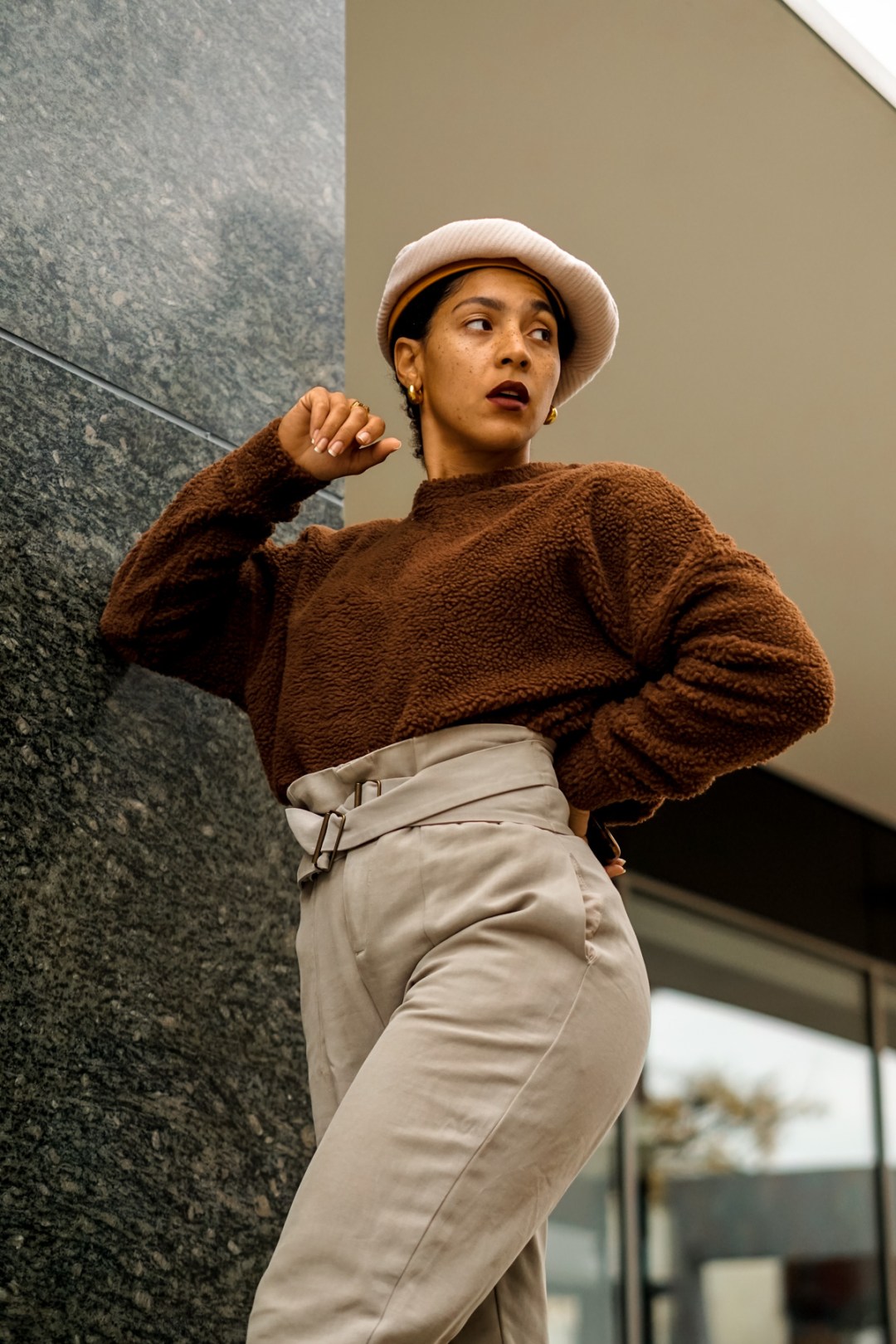 Cozy Texture: Brown Teddy Fleece with Belted Pants Cozy Texture: Brown Teddy Fleece with Belted Pants — Sweatshirt Outfits 2027