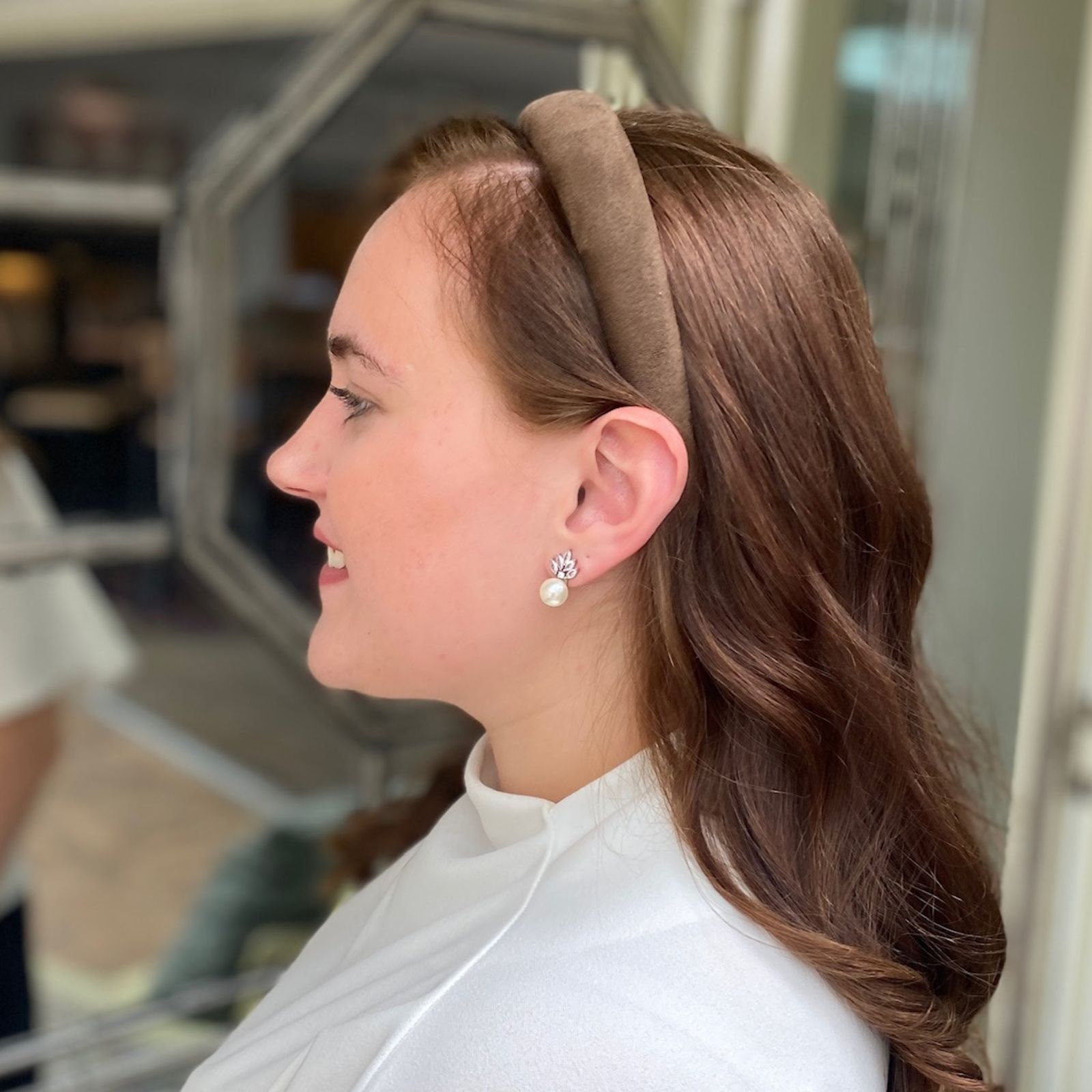 Collarbone Waves With Padded Headband Collarbone Waves With Padded Headband — Winter Headband Hairstyles 2027