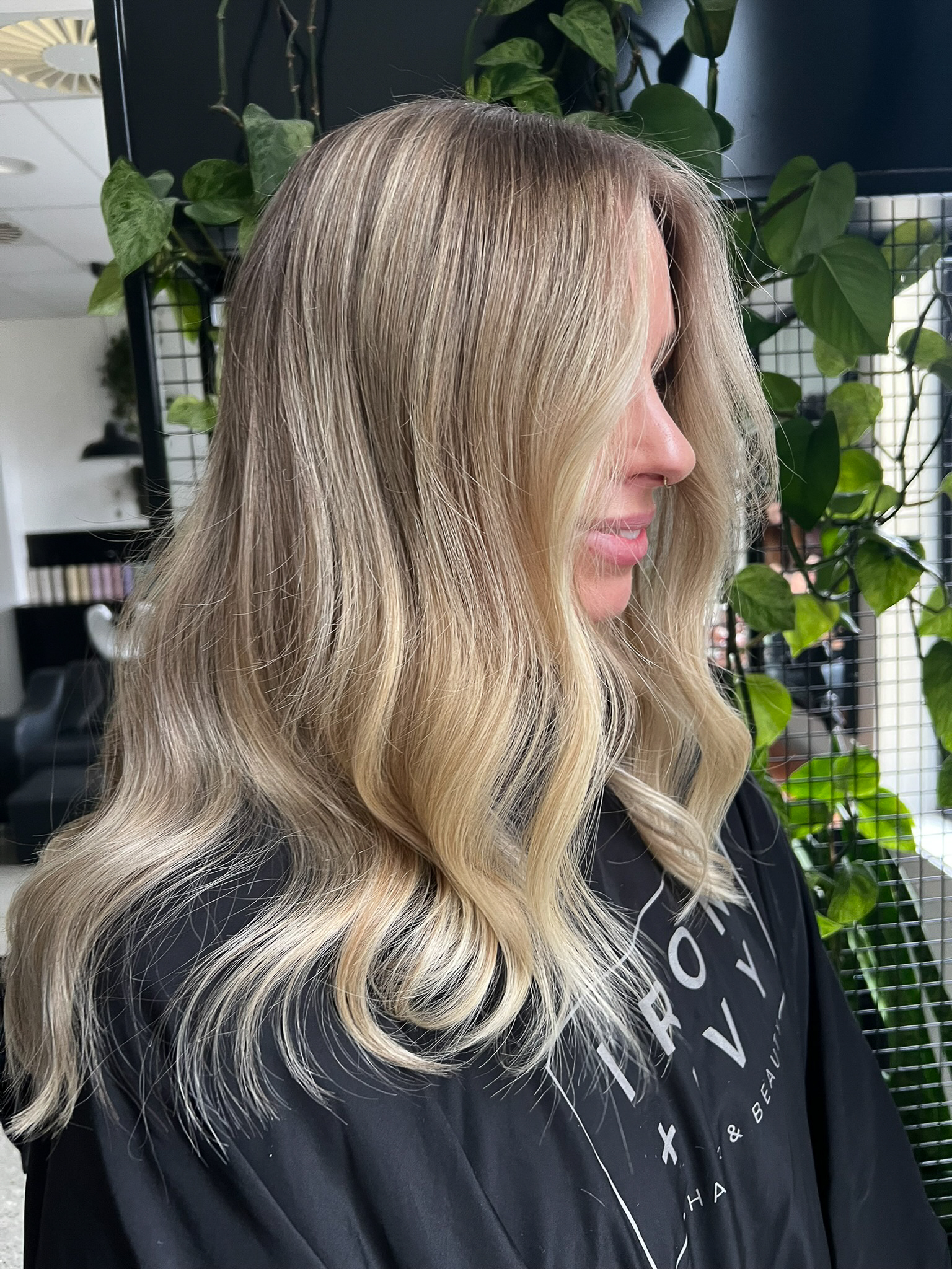 Wavy Medium Density Collarbone Ash Blonde Balayage Blowout Wavy Medium Density Collarbone Ash Blonde Balayage Blowout — Blonde Balayage 2027