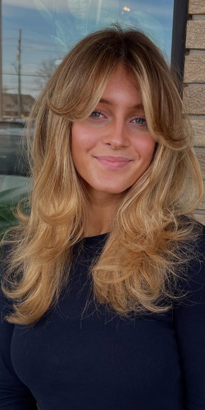 Collarbone Honey Blonde 90s Blowout Collarbone Honey Blonde 90s Blowout — Soft Bangs 2027