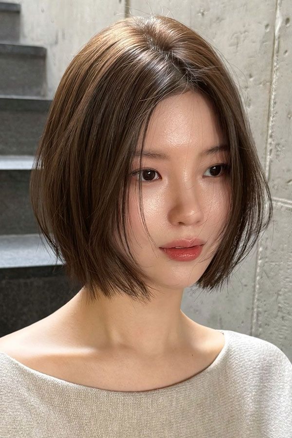 Sleek Tapered Bob Sleek Tapered Bob — Bob 2027 for Straight Hair