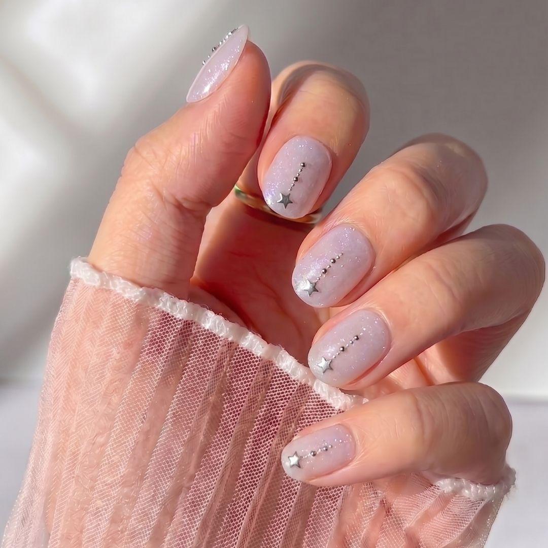 Celestial Shimmer Short Almond Nails Celestial Shimmer Short Almond Nails — Nails 2027 for Short Fingers
