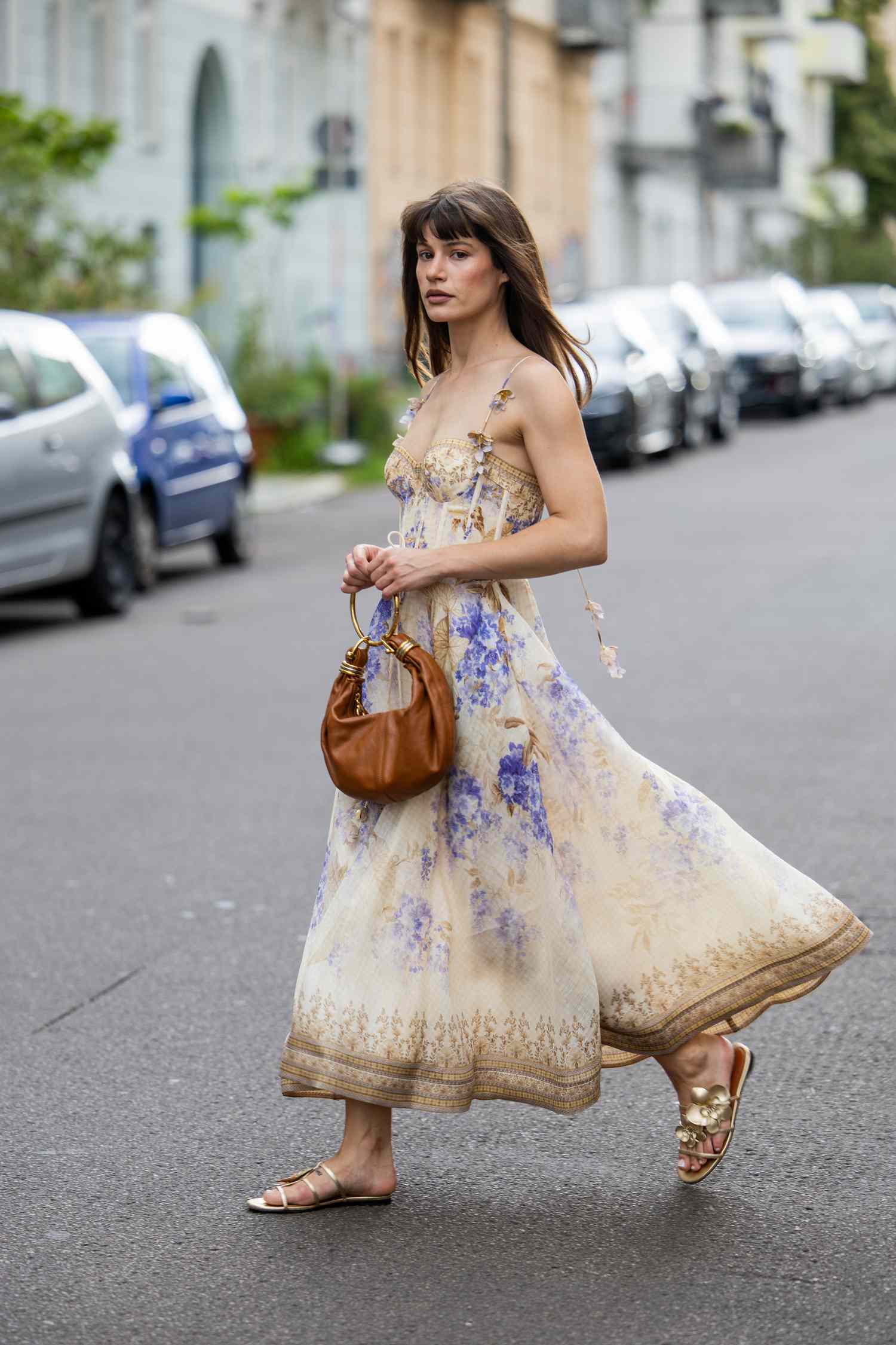 Cream Floral Maxi Dress with Gold Flat Sandals and Circular Handbag Cream Floral Maxi Dress with Gold Flat Sandals and Circular Handbag — Dress 2027 with Sandals Outfit