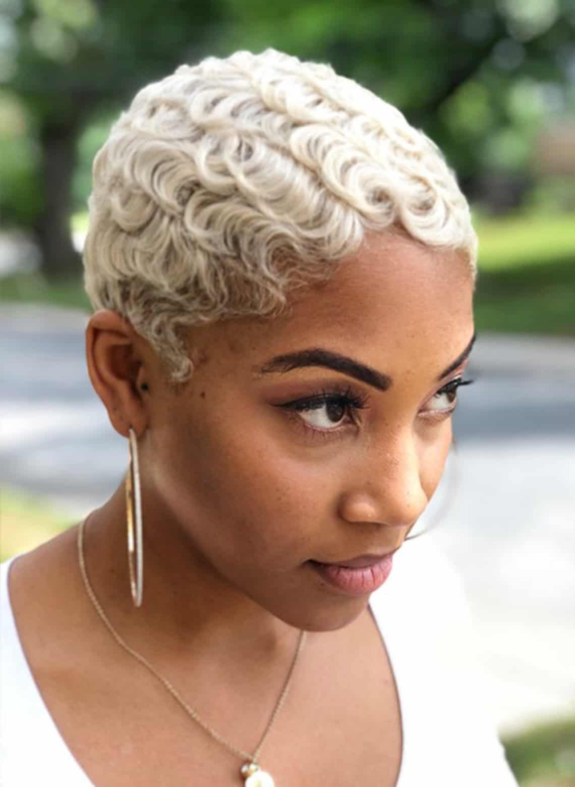 Bright Blonde Pixie with Wavy Bangs Bright Blonde Pixie with Wavy Bangs — Pixie Cut 2027 for Round Face