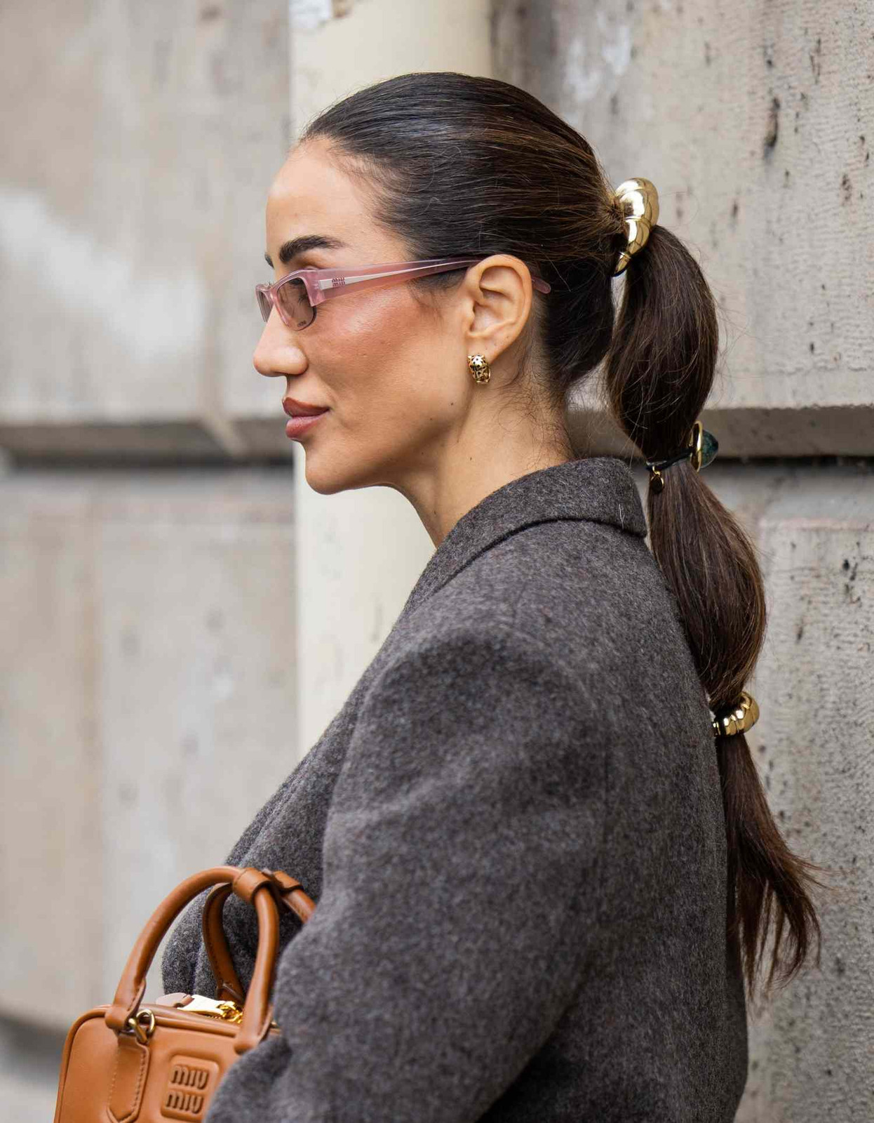 Bubble Effect Dark Brown Wavy Ponytail Bubble Effect Dark Brown Wavy Ponytail — Ponytail Hairstyles 2027 with Glasses