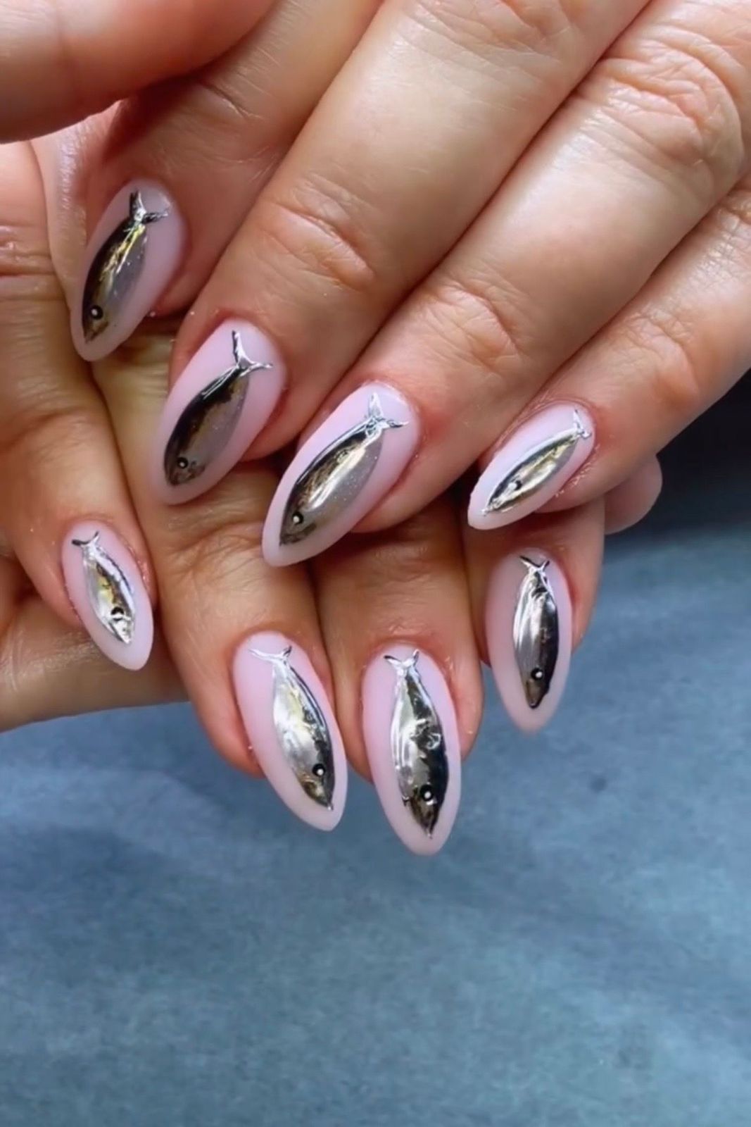 Silver Fish Motif Stiletto Silver Fish Motif Stiletto — Retail Nails 2027