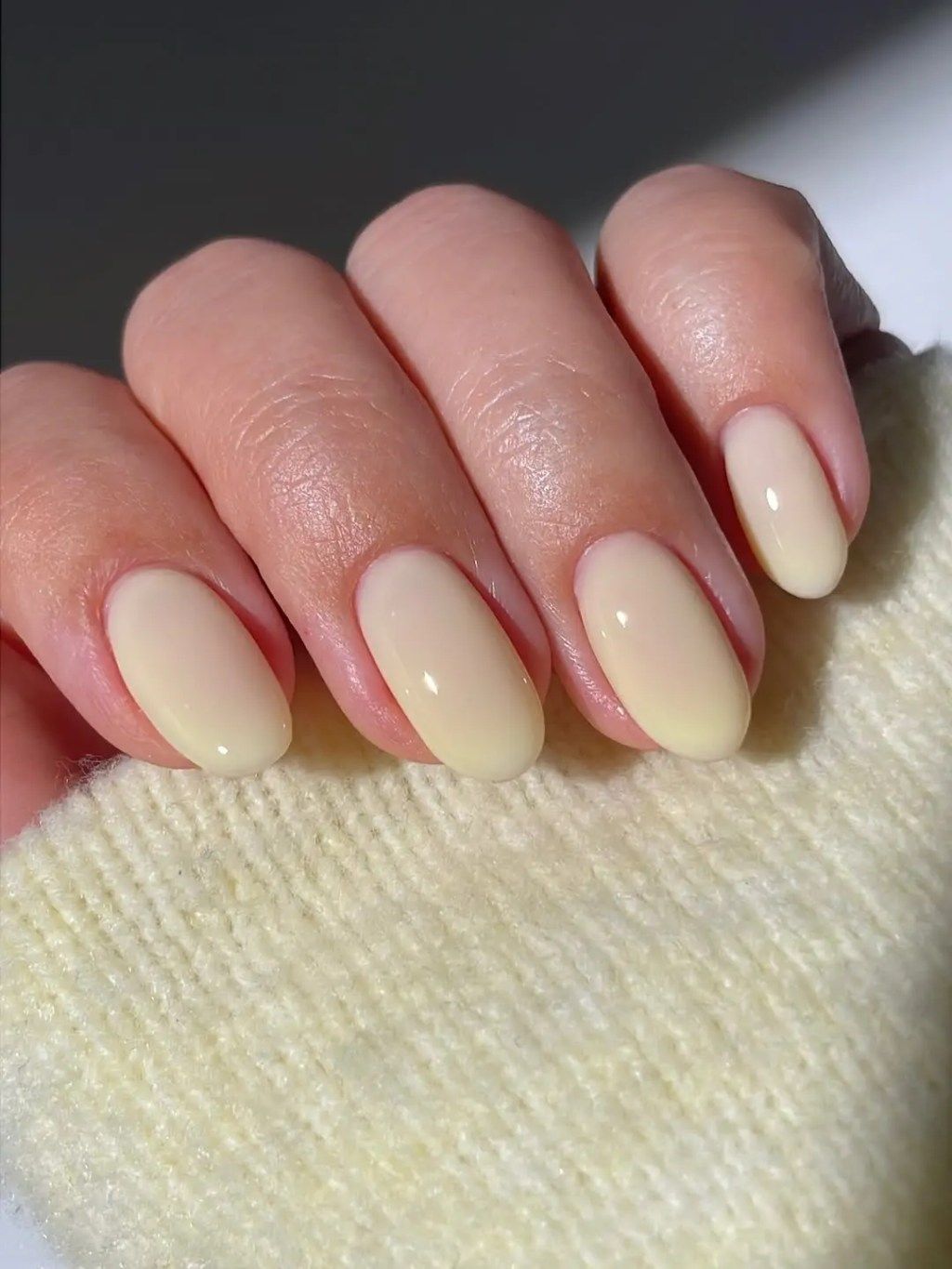 Spring Everyday Visual Idea — Pastel Oval Nails 2027