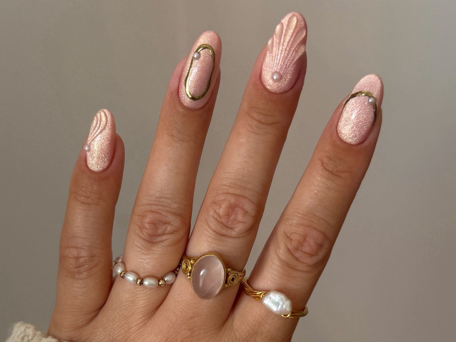 Peach Chrome with Gold Line and Pearl Art Peach Chrome with Gold Line and Pearl Art — Peach Chrome Nails 2027