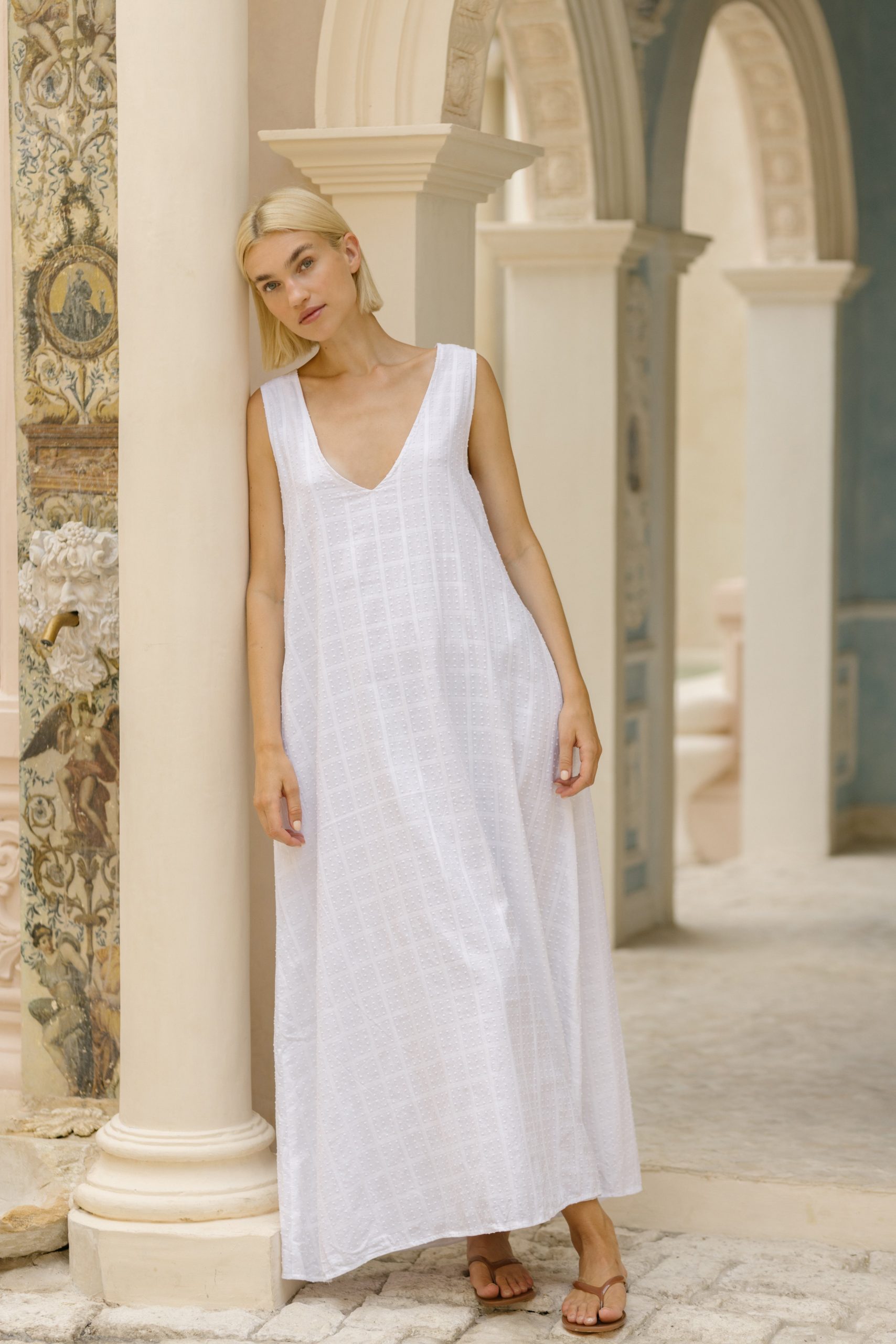 Textured White Cotton Maxi Dress for Effortless Elegance Textured White Cotton Maxi Dress for Effortless Elegance — Summer Baby Shower Outfits 2027