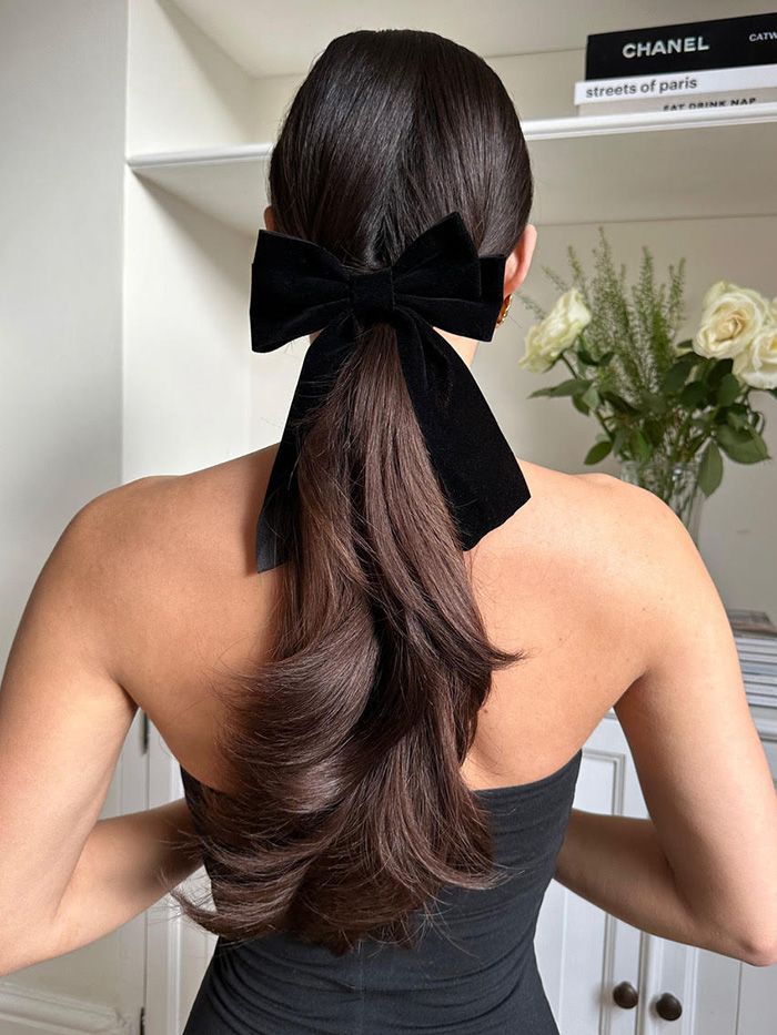 Dark Blonde Blowout With Velvet Bow Dark Blonde Blowout With Velvet Bow — Hair Bow Hairstyles 2027