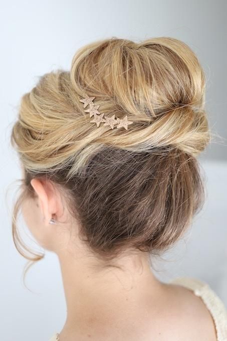 Blonde Visual Idea — Graduation Hairstyles 2027 for Medium Hair
