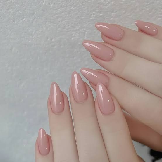 Sophisticated Short Square Beige Sophisticated Short Square Beige — Interview Nails 2027