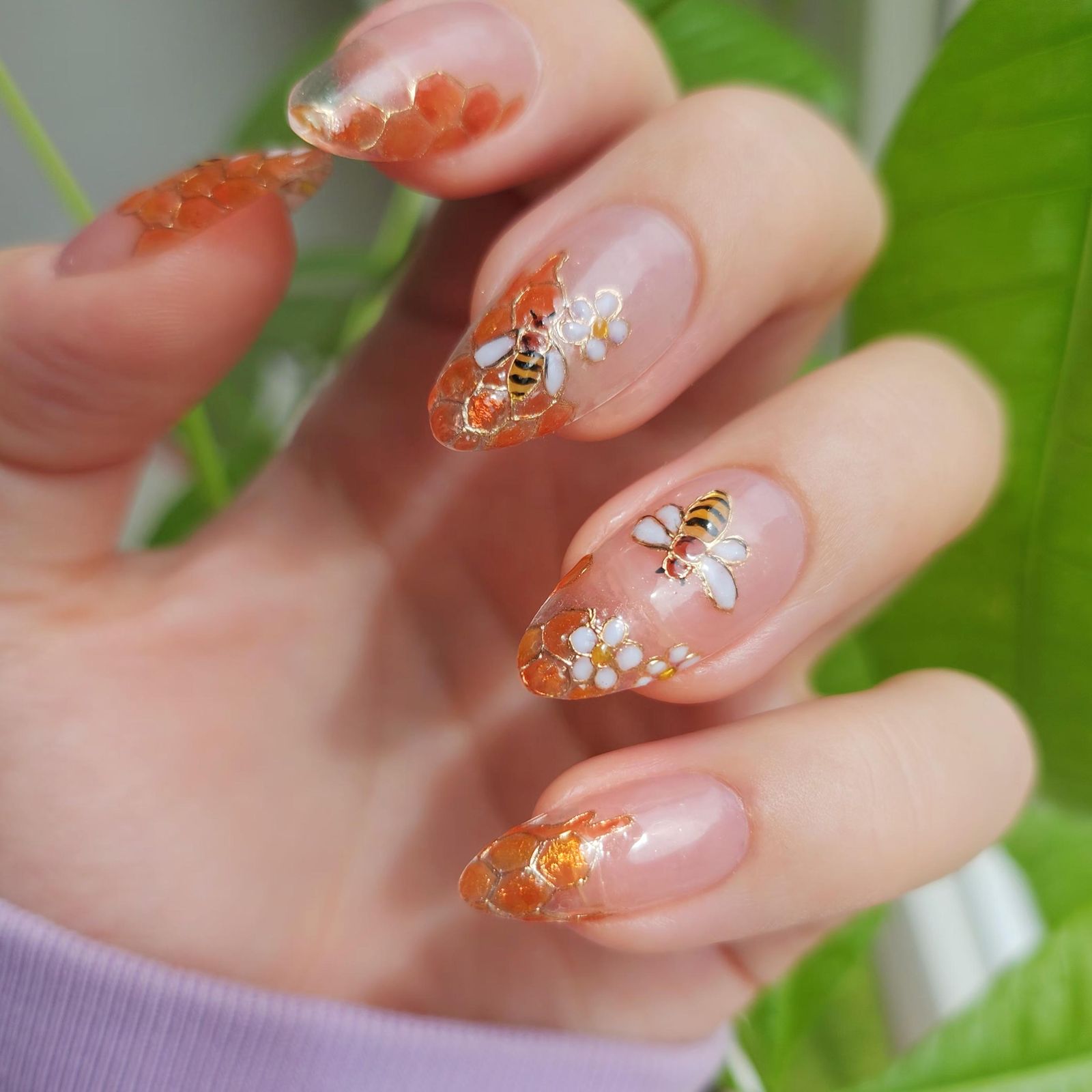 Sheer Stiletto with Bees and Gold Foil Sheer Stiletto with Bees and Gold Foil — Bee Nails 2027