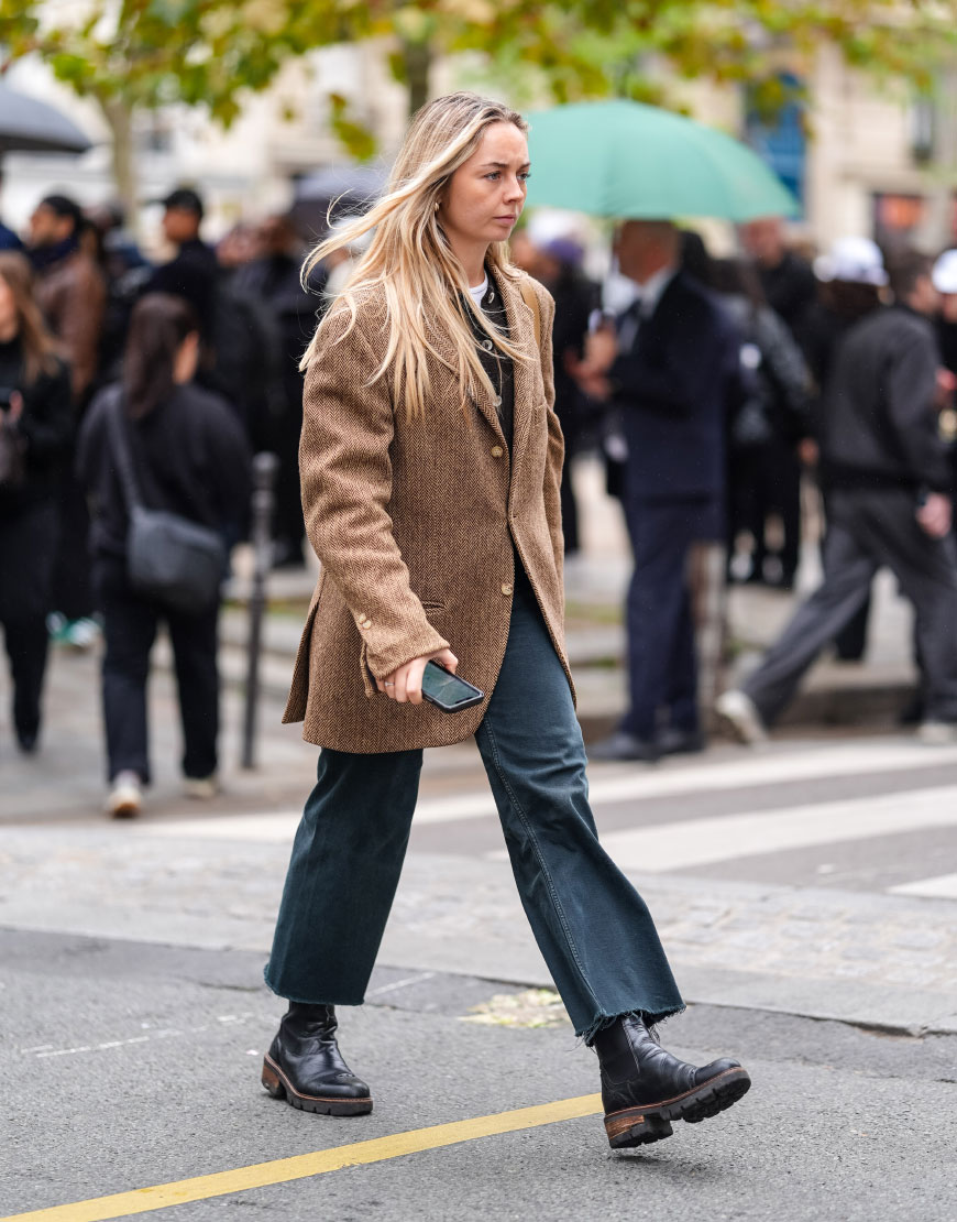 Tweed Blazer with Dark Green Jeans and Black Chelsea Boots Tweed Blazer with Dark Green Jeans and Black Chelsea Boots — Chelsea Boots Outfits 2027
