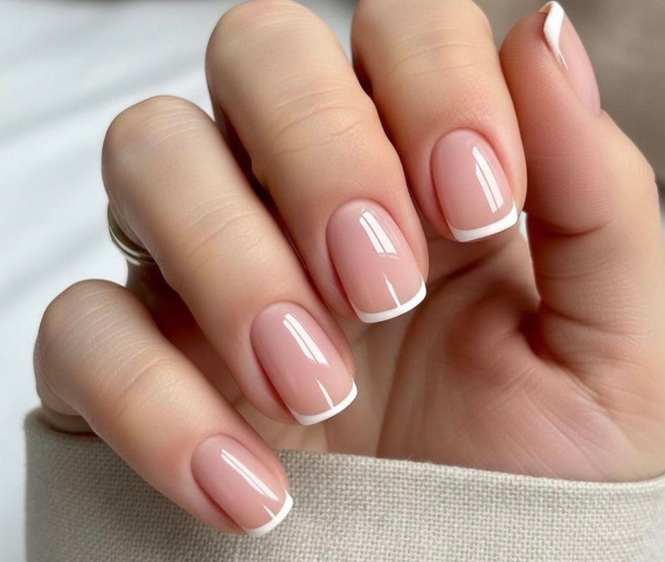 Visual Idea Visual Idea — Micro French Nails 2027