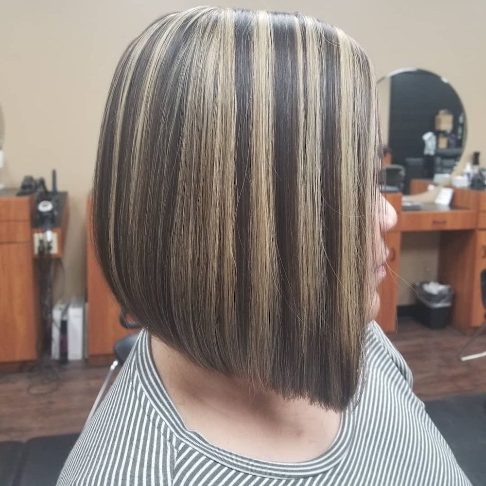 Collarbone Bob With Thick Blonde Streaks — Chunky Highlights Bob 2027