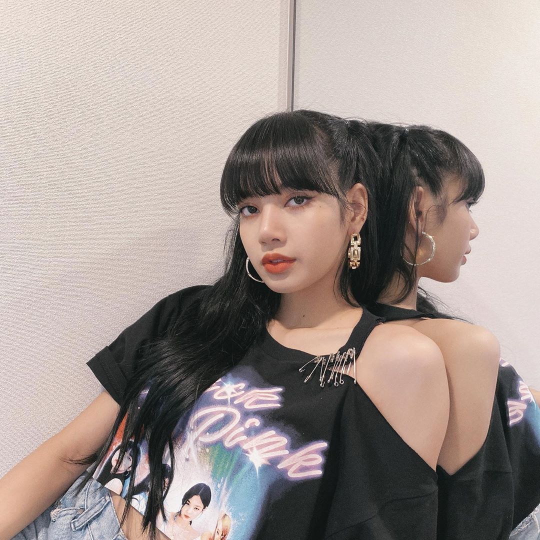 Mid-Back Sleek Hair With Blunt Bangs Mid-Back Sleek Hair With Blunt Bangs — Black Bangs 2027