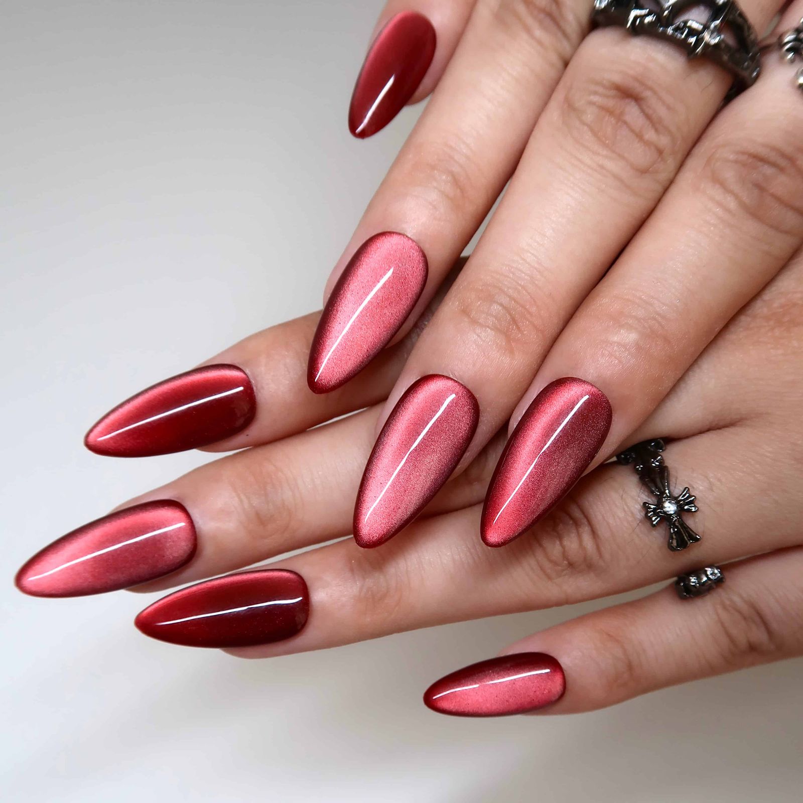 Cat-Eye Visual Idea — Garnet Nails 2027