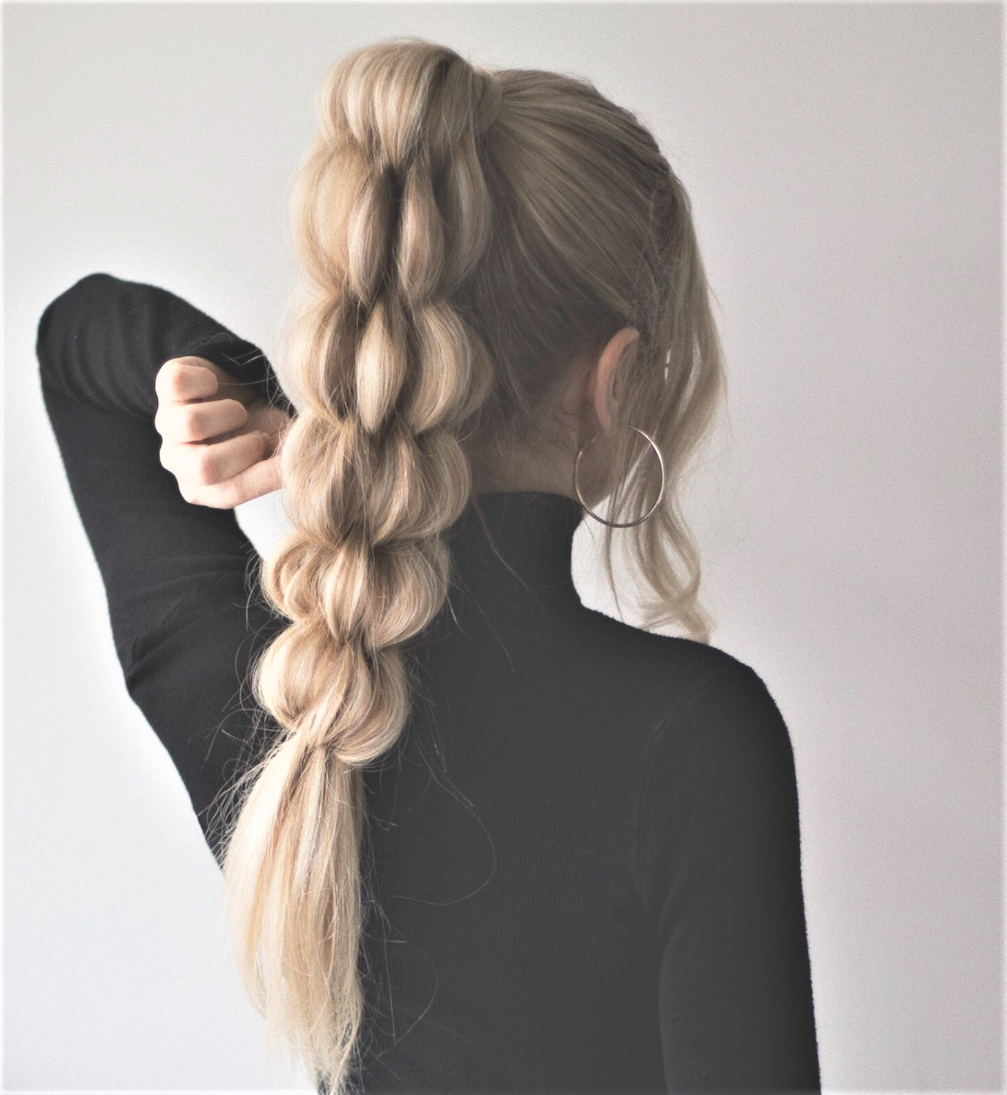 Collarbone Blonde With Curtain Bangs Collarbone Blonde With Curtain Bangs — Hairstyles 2027 for College