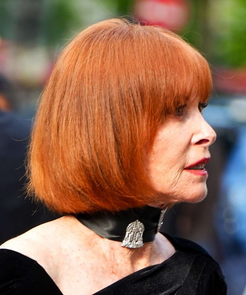 Red Bob With Blunt Bangs Red Bob With Blunt Bangs — Classic Bob 2027