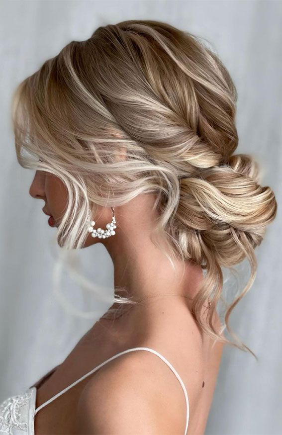 Sophisticated updos for any occasion – Pretty, Effortless Low Bun