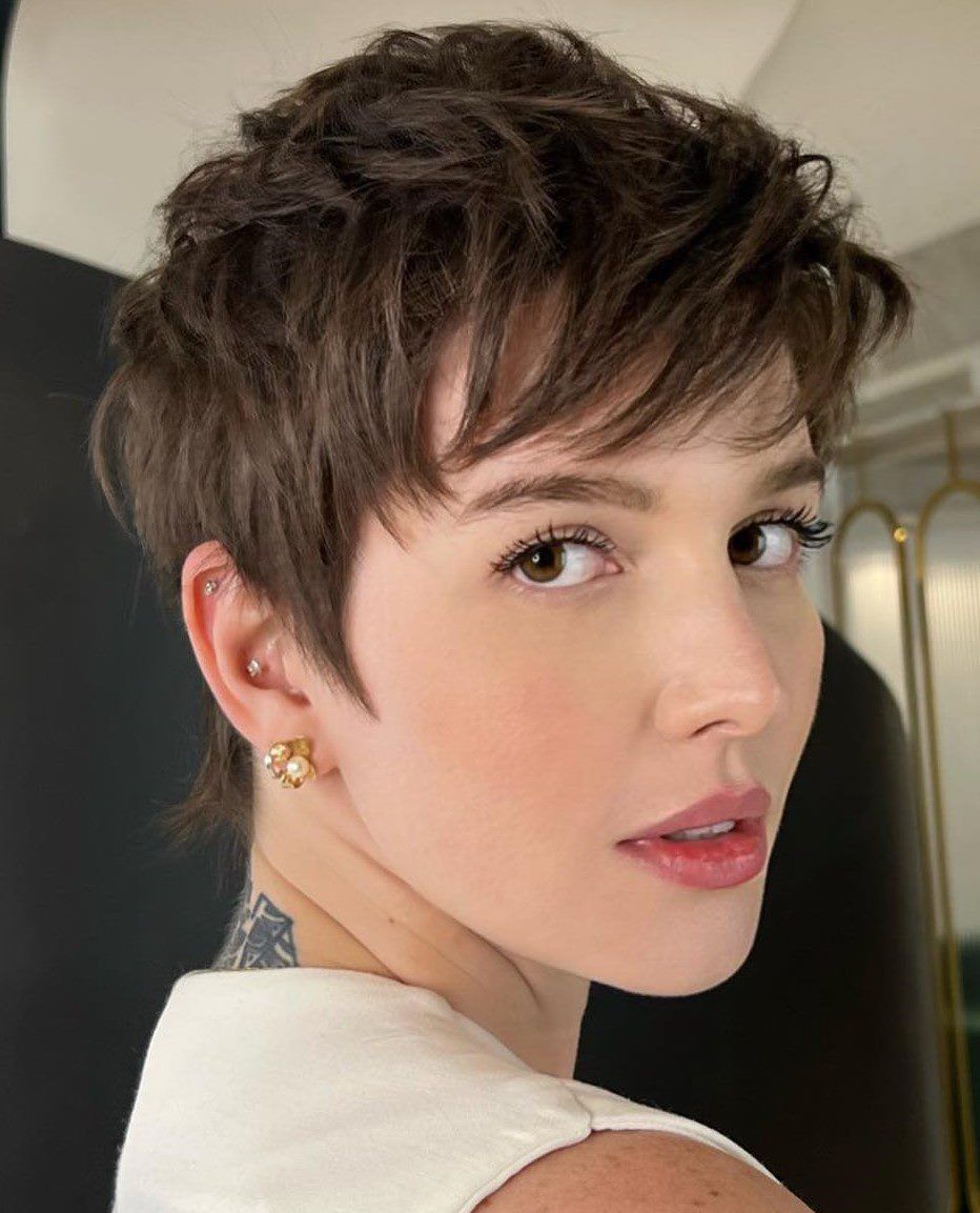 Light Brown Choppy Pixie With Side Fringe Light Brown Choppy Pixie With Side Fringe — Textured Pixie 2027
