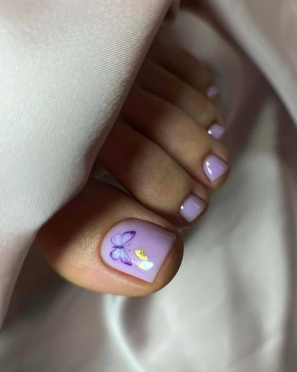 Light Purple with Butterfly Art — Purple Toe Nails 2027