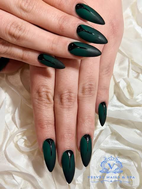 Matte Emerald with Glossy Black Drip Effect Matte Emerald with Glossy Black Drip Effect — Emerald Nails 2027