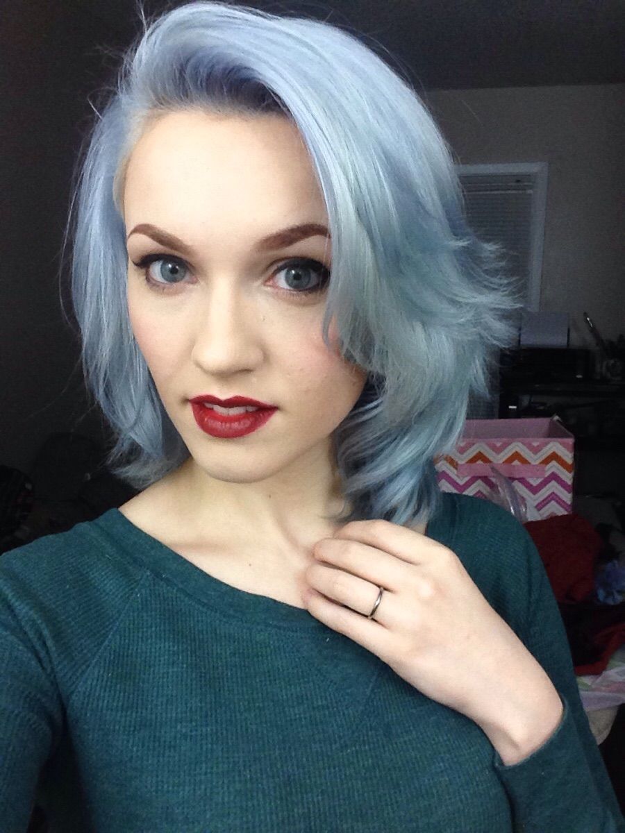 Front View Wavy Lob with Sky Blue and Curtain Bangs Front View Wavy Lob with Sky Blue and Curtain Bangs — Sky Blue Hair 2027