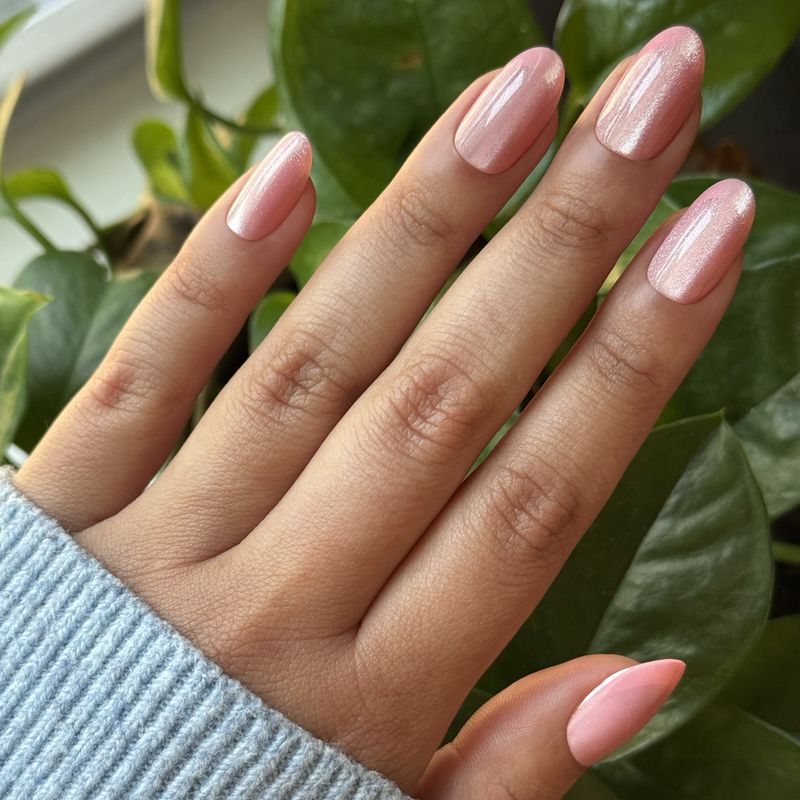 Subtle Shimmer Peach Chrome Oval Nails Subtle Shimmer Peach Chrome Oval Nails — Peach Chrome Nails 2027