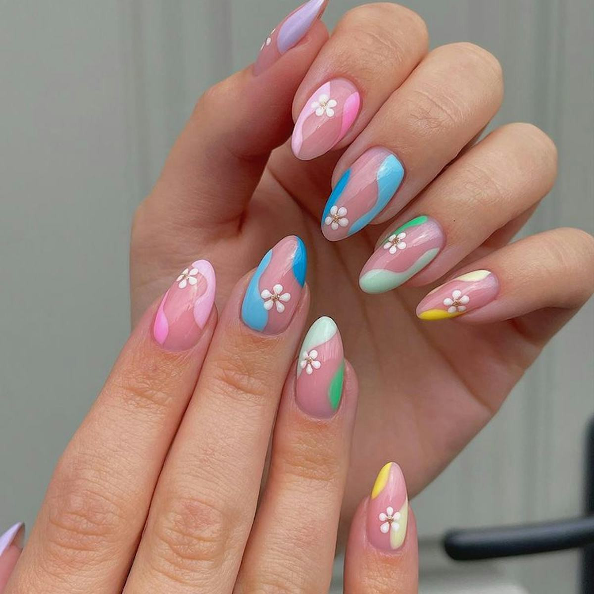 Nude Color Block Wavy Floral Nails Nude Color Block Wavy Floral Nails — Floral Nails 2027
