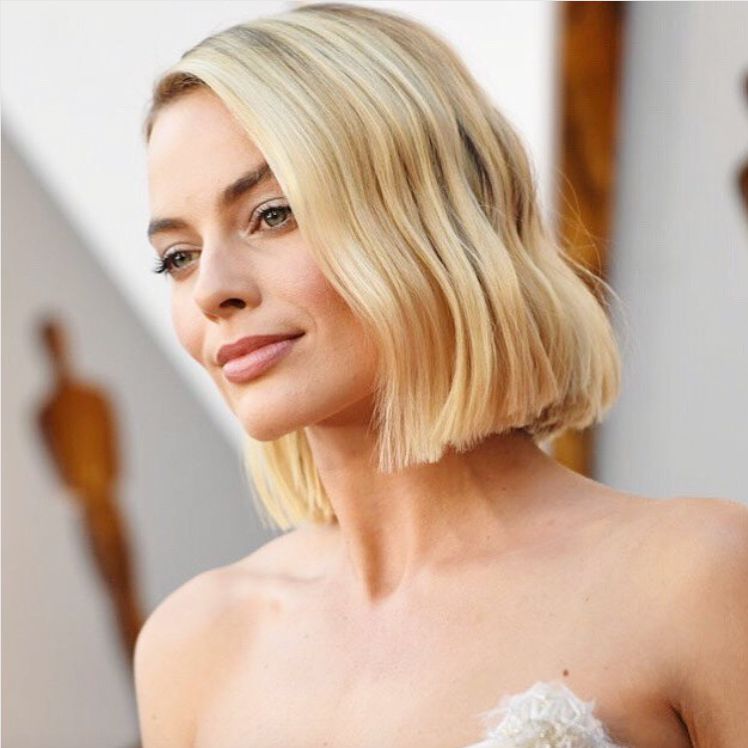 Undone Honey Blonde Collarbone Bob — Blunt Bob 2027