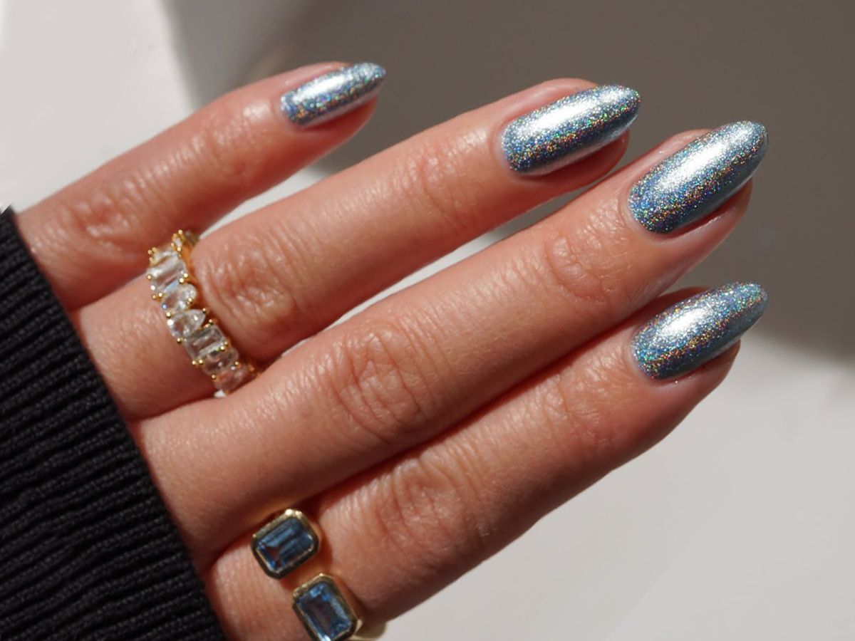 Holographic Glitter Visual Idea Holographic Glitter Visual Idea — Silver New Years Nails 2027
