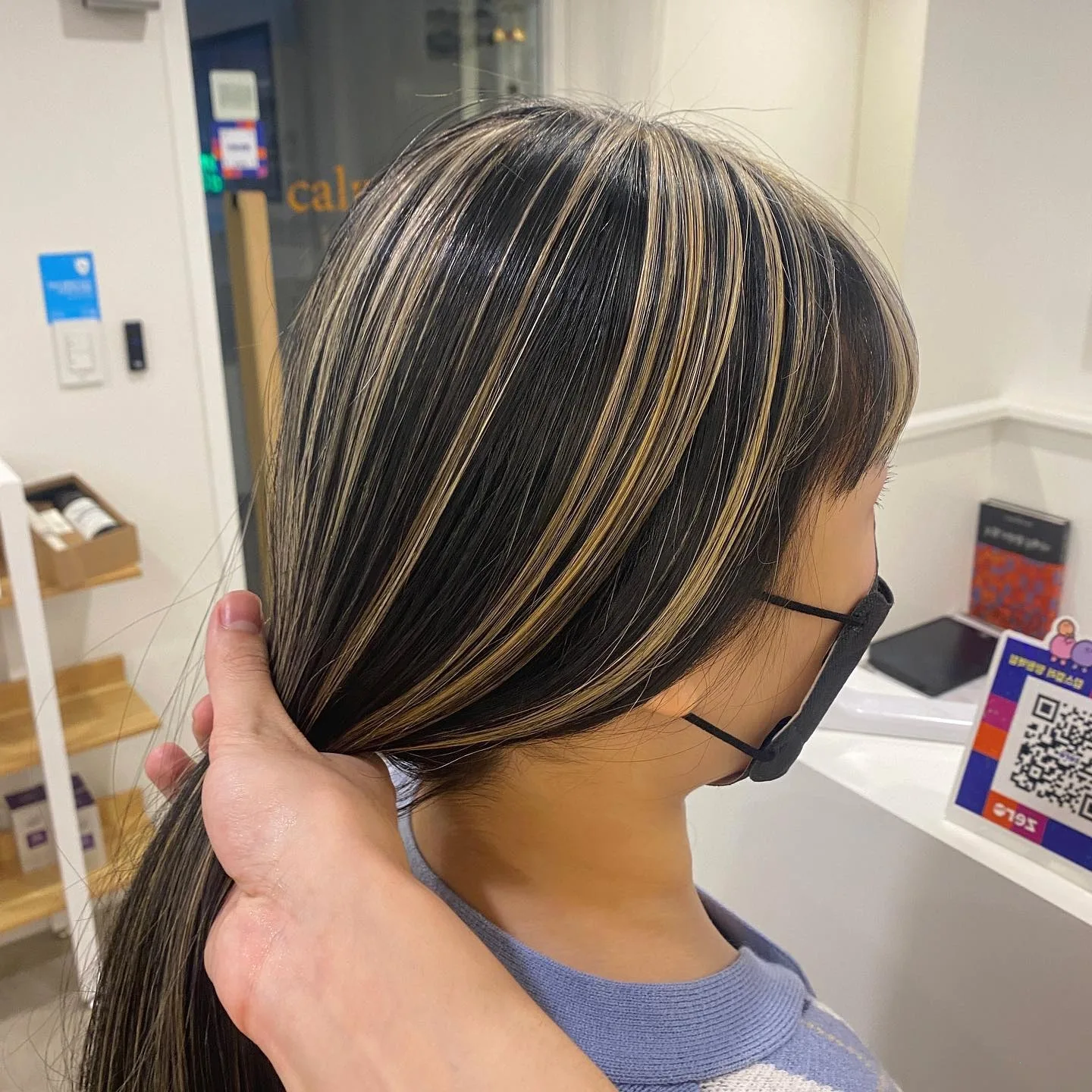 Blonde Highlights on Dark Brown Side View Blonde Highlights on Dark Brown Side View — Highlights Trends 2027
