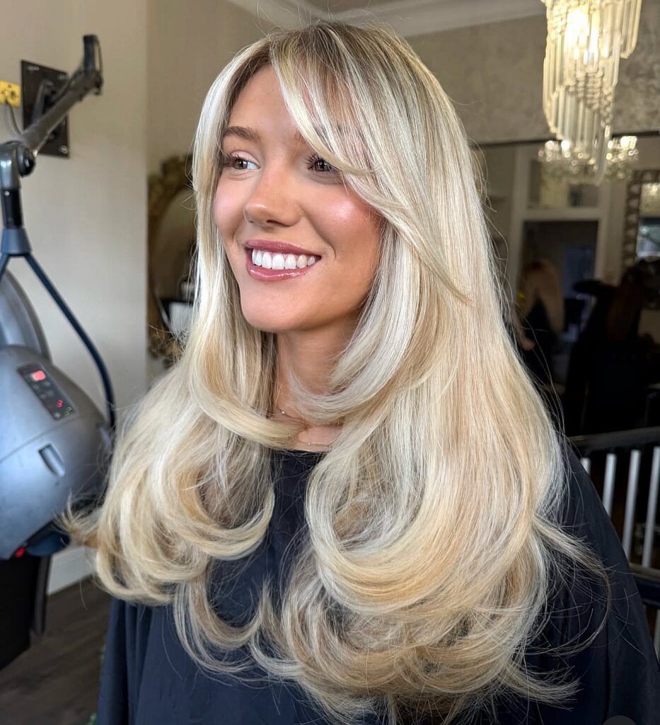 Collarbone Ash Blonde With Curtain Bangs Collarbone Ash Blonde With Curtain Bangs — Soft Bangs 2027