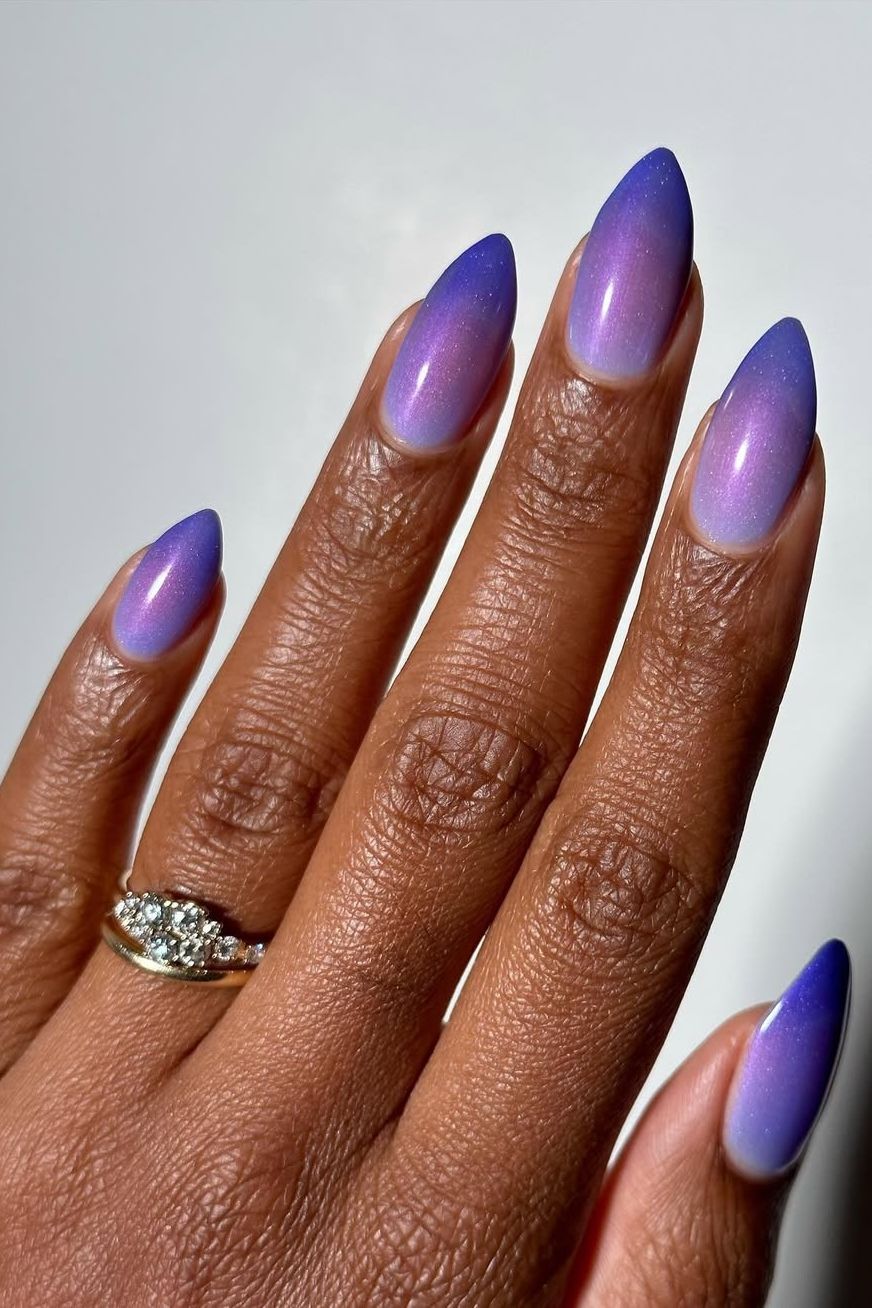 Shimmering Cat-Eye Gradient Stiletto Shimmering Cat-Eye Gradient Stiletto — Lavender Stiletto Nails 2027