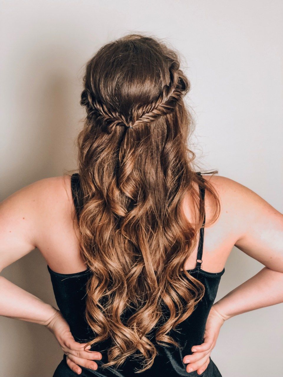 Medium Brown Twisted Half-Up with Caramel Medium Brown Twisted Half-Up with Caramel — Down Vacation Hairstyles 2027