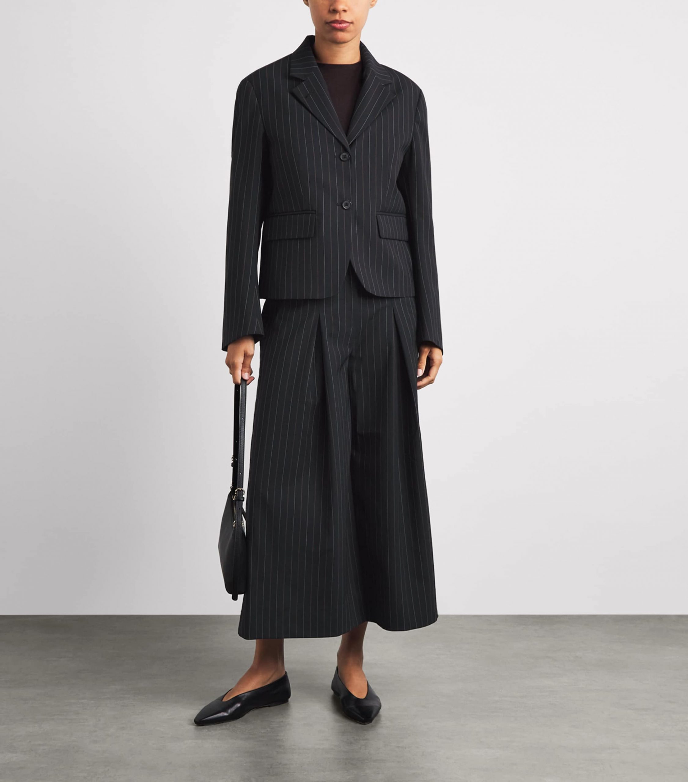 Smart Casual Office Black Pinstripe Cropped Blazer with Wide-Leg Culottes Smart Casual Office Black Pinstripe Cropped Blazer with Wide-Leg Culottes — Cropped Blazer Outfits 2027