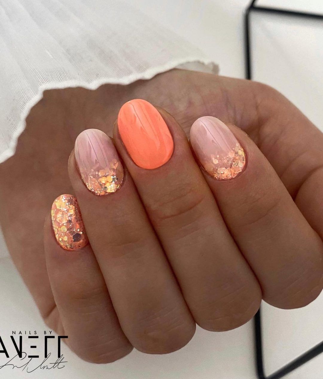 Peach, Pink, and Gold Glitter Mix Peach, Pink, and Gold Glitter Mix — Peach Round Nails 2027