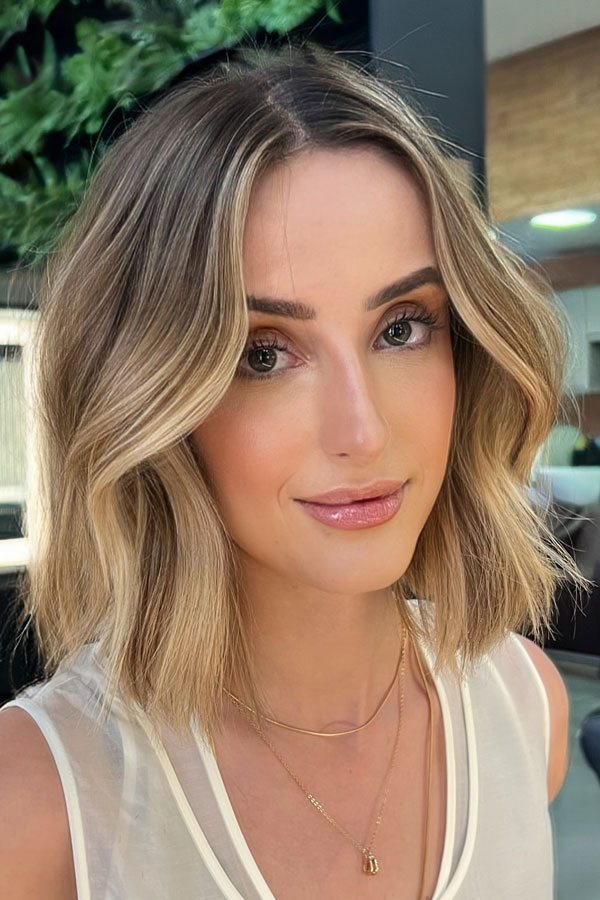Blonde With Highlights Visual Idea — Wavy Bob 2027
