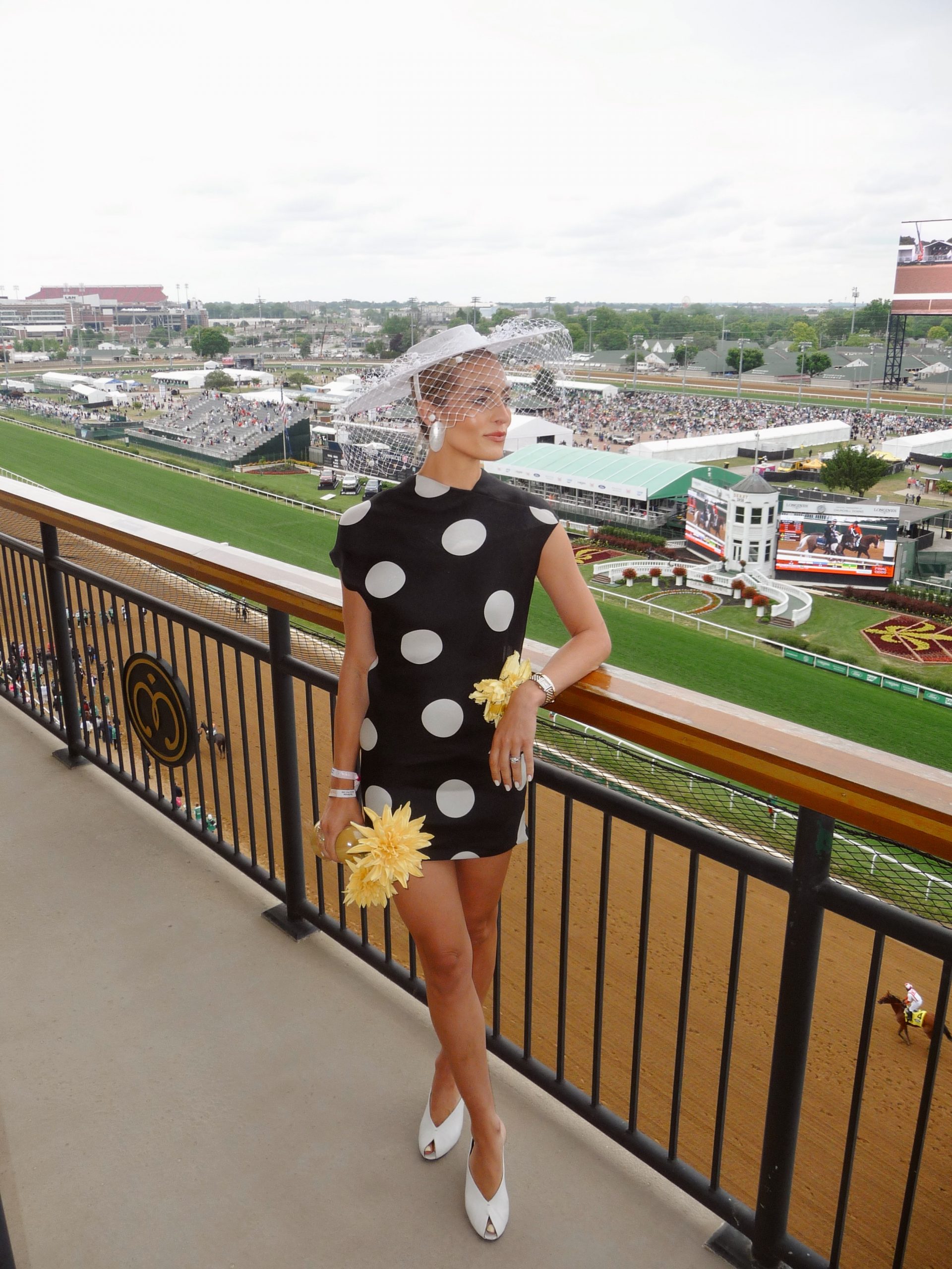 Fitted Dress with Wide-Brimmed Red Hat — Kentucky Derby Outfits 2027