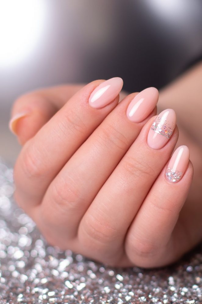 Sheer Pink Gold Leaf Glitter Round Nails Sheer Pink Gold Leaf Glitter Round Nails — Short Prom Nails 2027