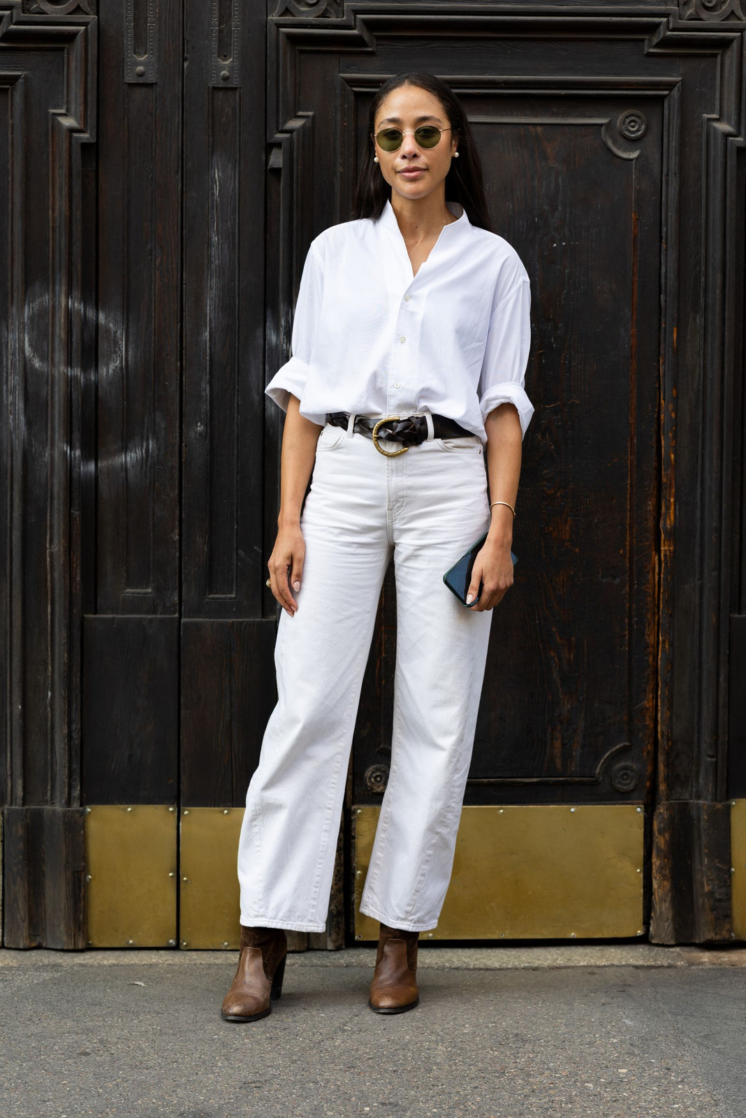 White Oversized Shirt and White Bootcut Jeans for Brunch White Oversized Shirt and White Bootcut Jeans for Brunch — Brunch Bootcut Jeans Outfits 2027