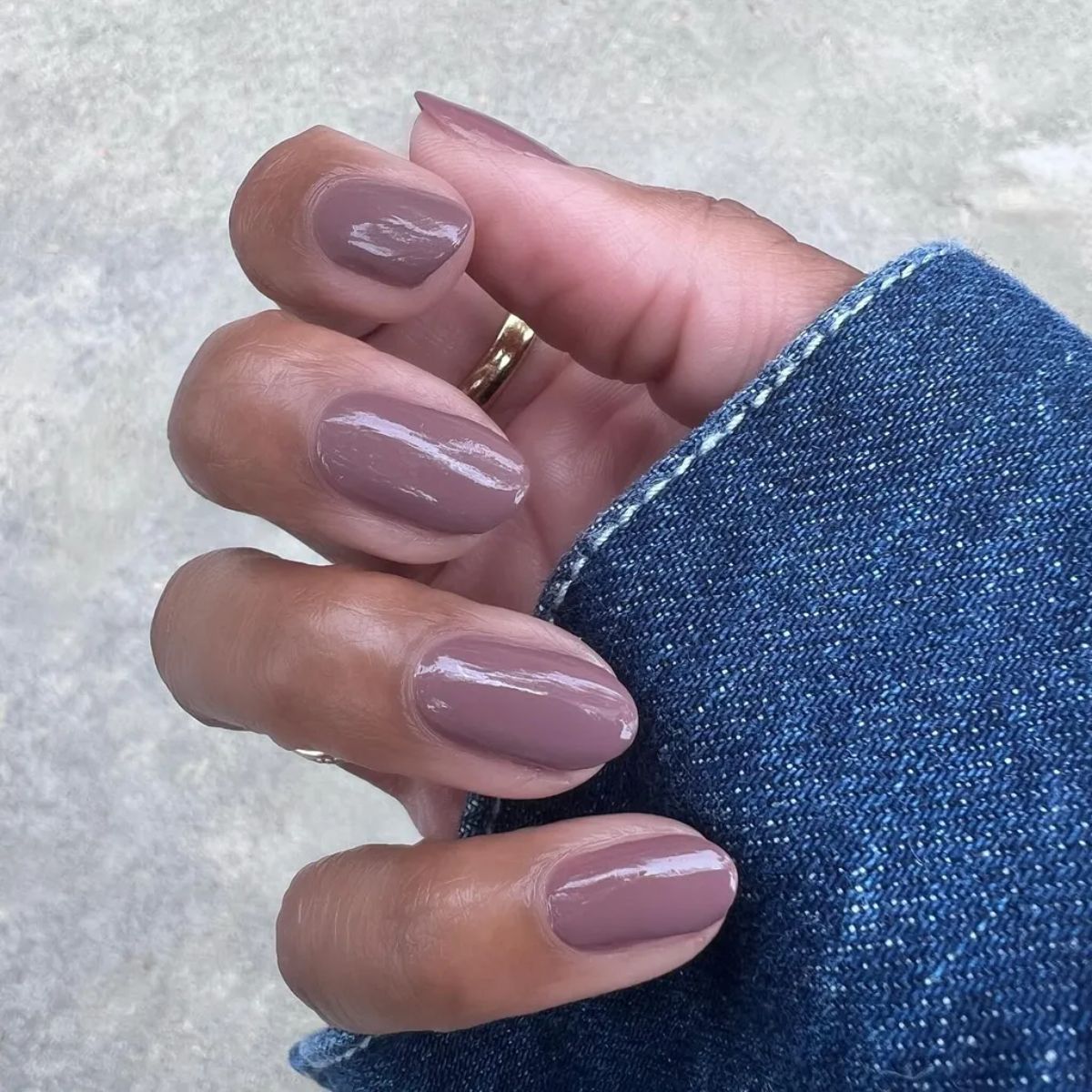 Glossy Opaque Denim Paired Mauve Nails Glossy Opaque Denim Paired Mauve Nails — Mauve Nails 2027