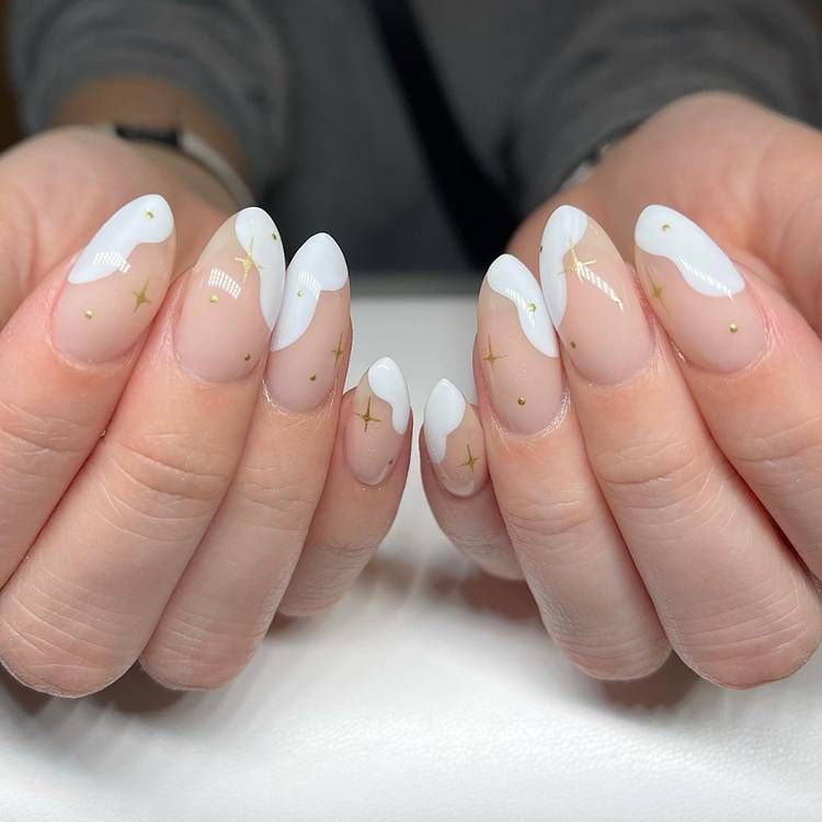 White Cloud Motifs On Accent Nails Visual Idea White Cloud Motifs On Accent Nails Visual Idea — Cloud Almond Nails 2027
