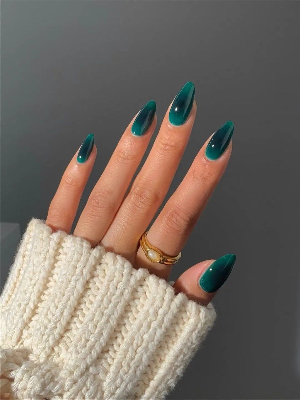63 Cute Winter Nails Designs + Art Ideas for the 2025-2026 Season