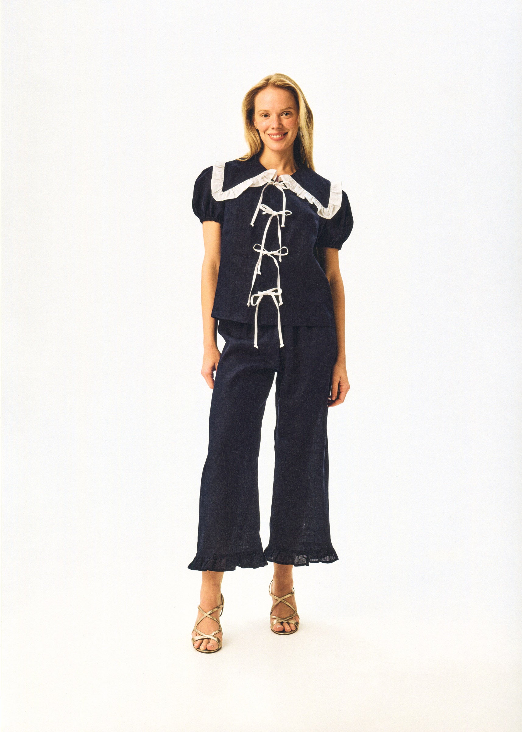 Full Body Outfit Idea — Navy Blue Linen Pants Outfits 2027