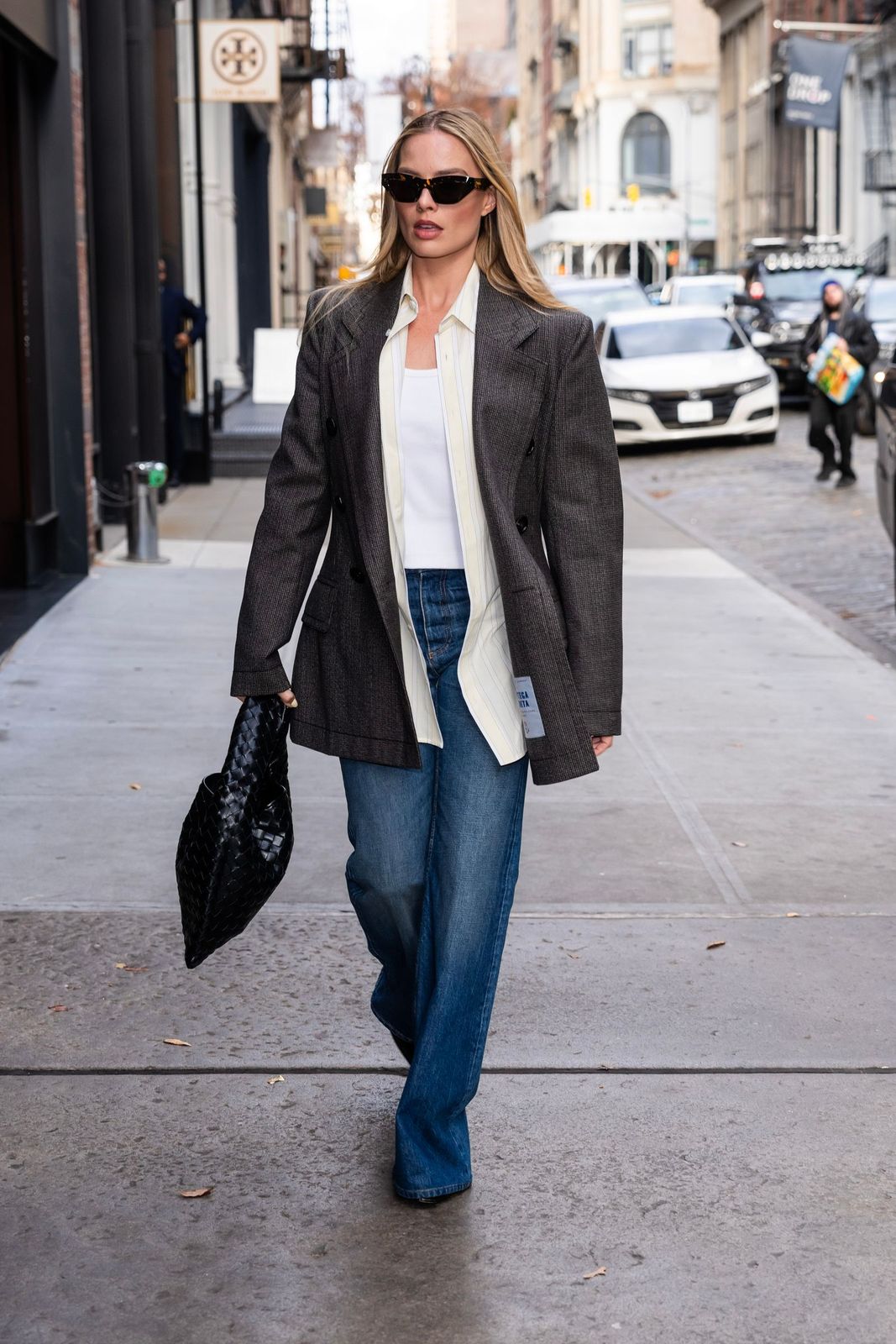 Black Low Heels Oversized Blazer with Wide-Leg Jeans and Striped Shirt for Office Casual Black Low Heels Oversized Blazer with Wide-Leg Jeans and Striped Shirt for Office Casual — Tech Office Outfits 2027